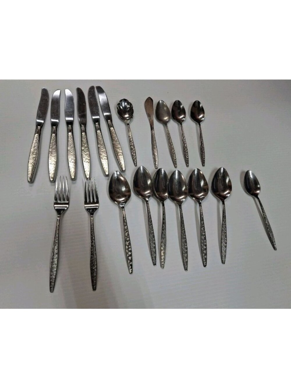 1847 Rogers Bros Carino Stainless International Textured Flatware Lot of 20 Pcs